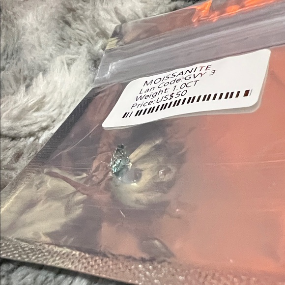 Moissanite Gemstone 1.0CT - Picture 4 of 7